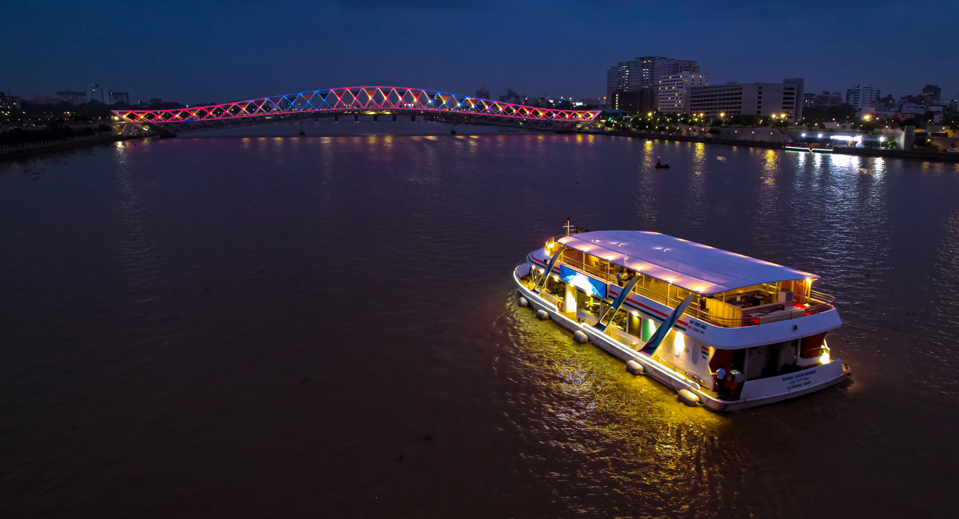 Cruise Restaurant in Ahmedabad